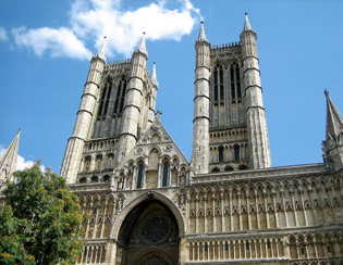 Through Gothic architectural style, understand post-modern architecture